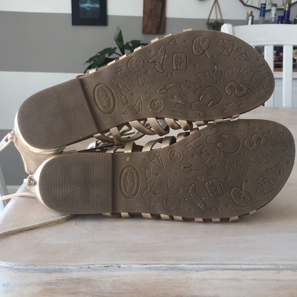 Stevie's gold gladiator sandals sold - Picture 4 of 4